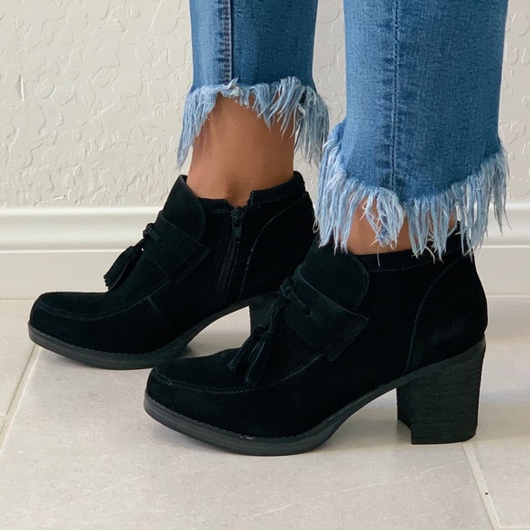 NIB Stylish Genuine Suede Tassels Shootie - Picture 4 of 8